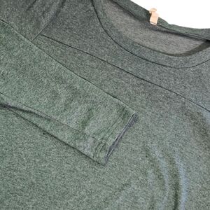 iGenjun Knit Asymmetrical Top‎ Size XL Green Button Accent on Side
